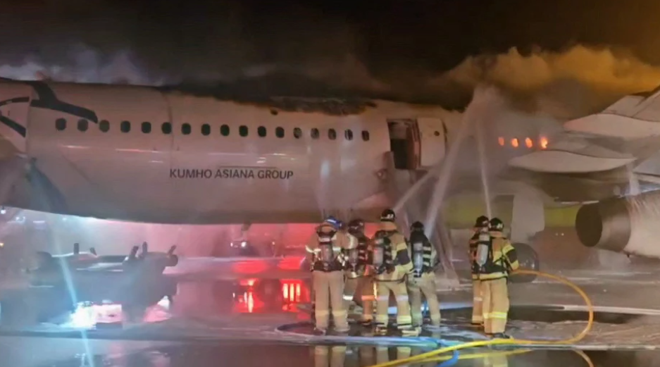 Mencekam, Pesawat Korsel Terbakar, 176 Penumpang Dievakuasi